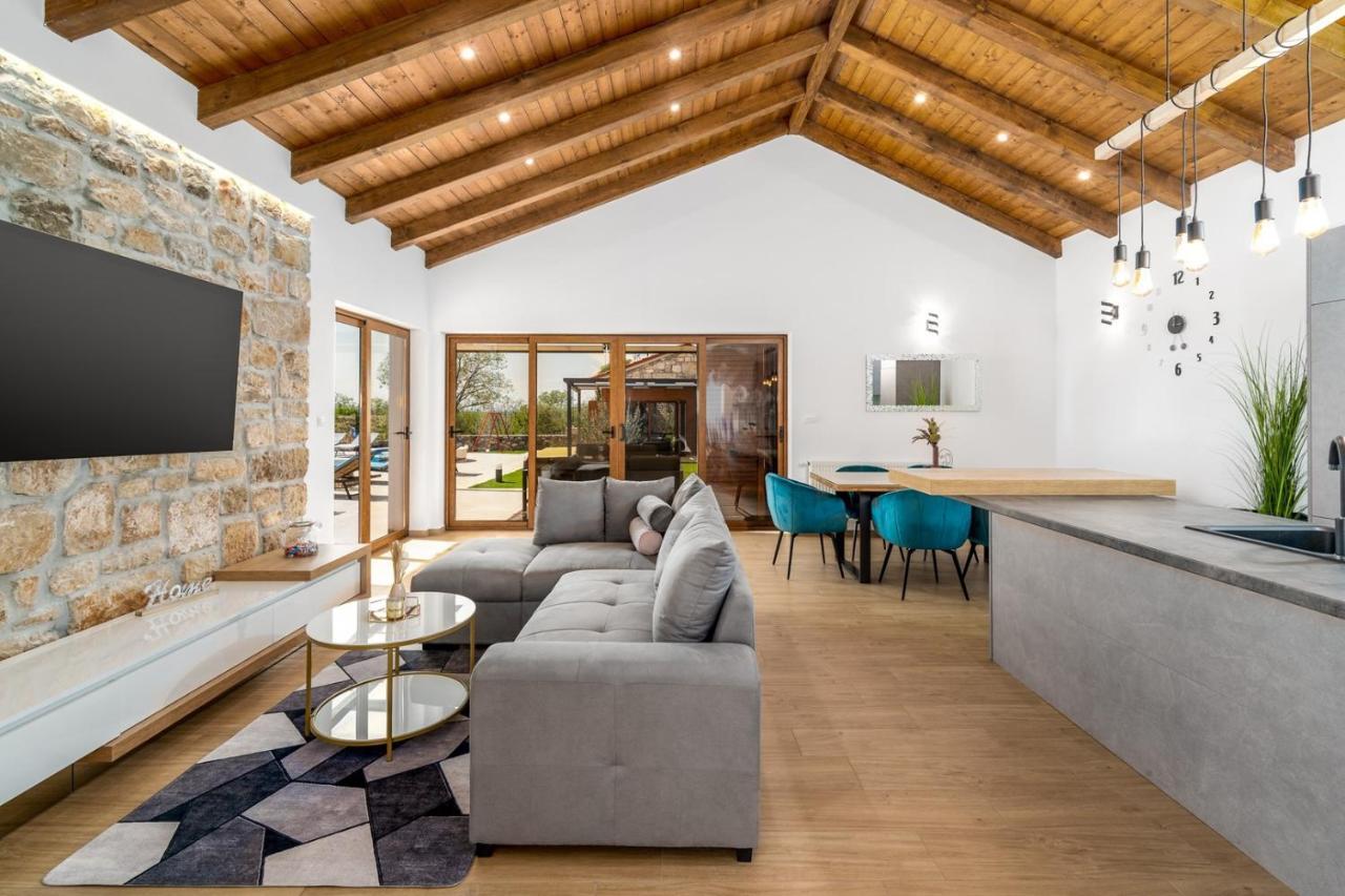 New! Promina Luxury Villa With 72Sqm Heated Pool, Jacuzzi, Infrared Sauna, Tennis Court, Media Room Bogatic Exterior photo