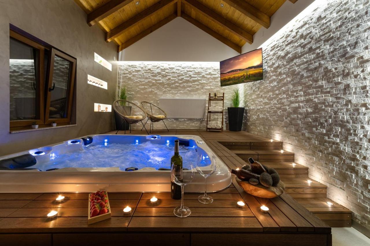 New! Promina Luxury Villa With 72Sqm Heated Pool, Jacuzzi, Infrared Sauna, Tennis Court, Media Room Bogatic Exterior photo