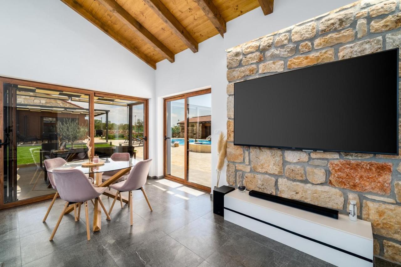 New! Promina Luxury Villa With 72Sqm Heated Pool, Jacuzzi, Infrared Sauna, Tennis Court, Media Room Bogatic Exterior photo