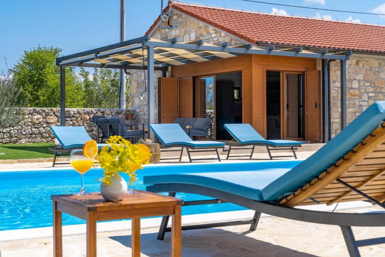 New! Promina Luxury Villa With 72Sqm Heated Pool, Jacuzzi, Infrared Sauna, Tennis Court, Media Room Bogatic Exterior photo