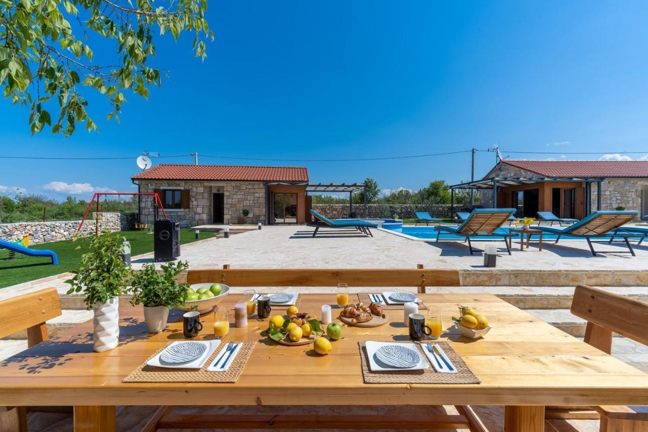 New! Promina Luxury Villa With 72Sqm Heated Pool, Jacuzzi, Infrared Sauna, Tennis Court, Media Room Bogatic Exterior photo